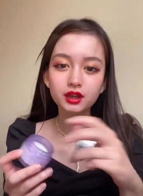 普通女孩还在吃瓜,普通女孩的甜蜜烦恼